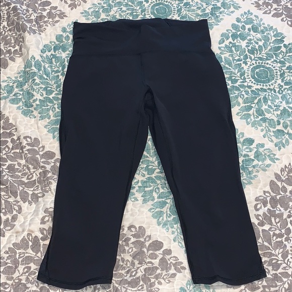 Lululemon Cropped Legging - Picture 1 of 4